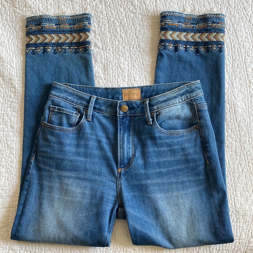 Driftwood Colette Straight Crop Embroidered Denim | Light Wash Southwest